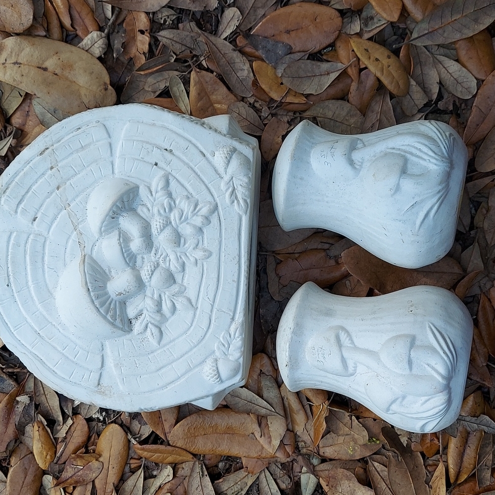 You paint Merry Mushroom salt & pepper/ napkin set Stamped Holland Mold. Vintage